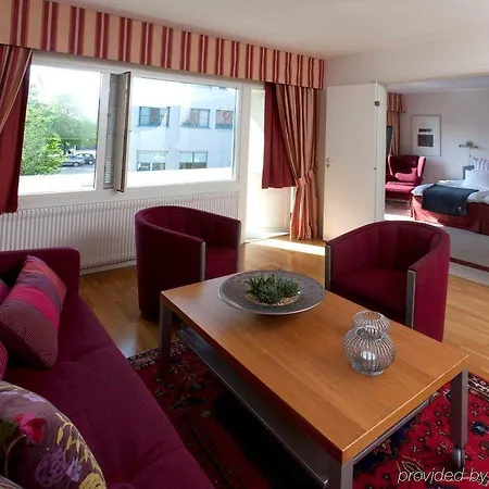 Western Jaegersro 4*